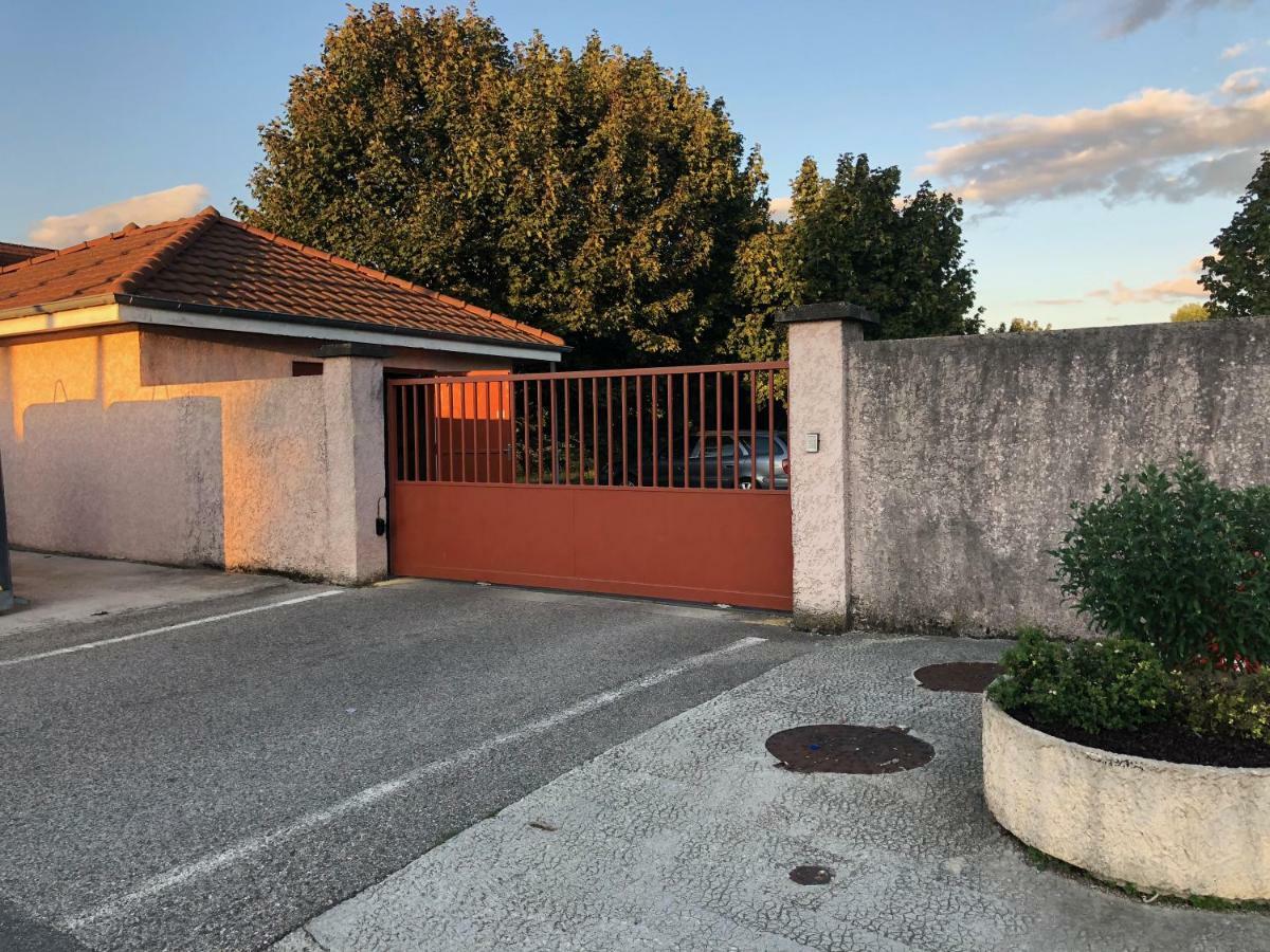 Appartement Au Milieu Des Lacs, Au Bord Du Guiers Aoste Екстериор снимка